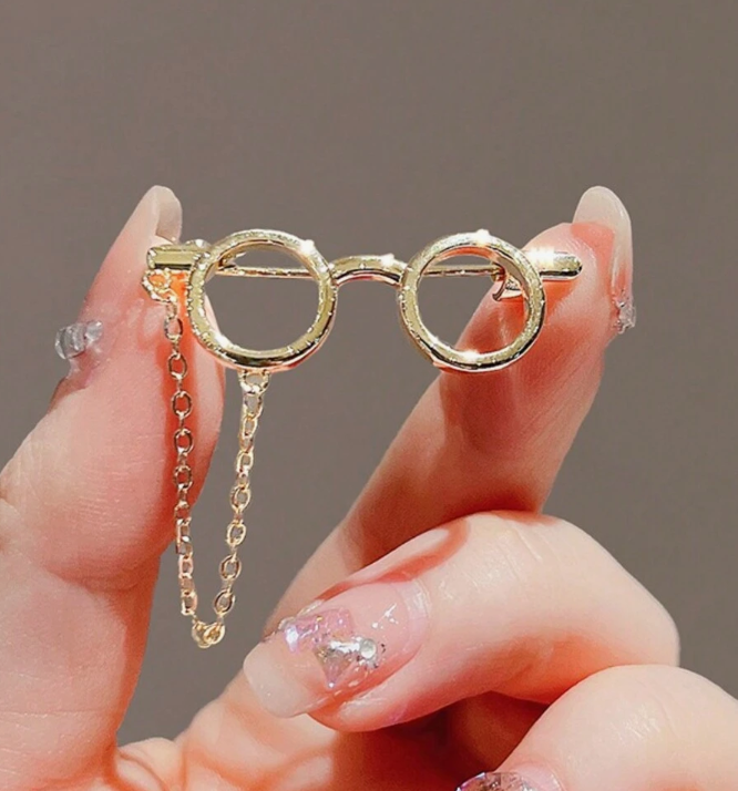 Specs with Chain Brooch