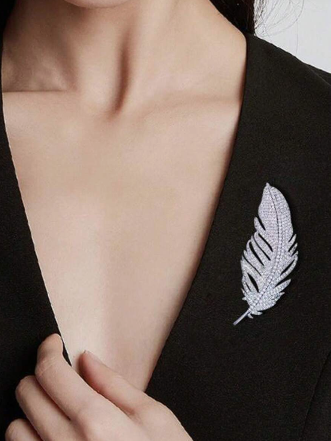 Elegant Rhinestone Feather Brooch (Silver)
